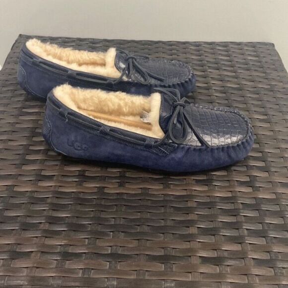 UGGs Dakota Croco Moccasin shoes size 9 - Picture 1 of 6